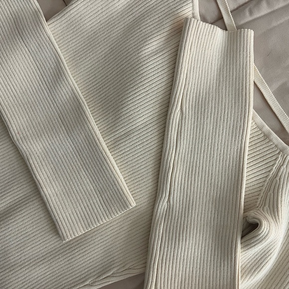 Off shoulder top in cream - Picture 8 of 8